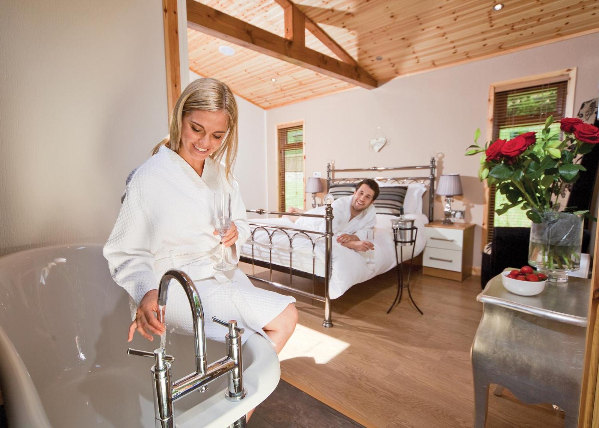 Charlesworth Lodges Глосъп Стая снимка